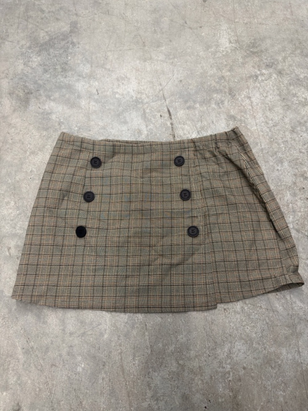 Plaid Double-Button Mini Skirt in Brown Plaid